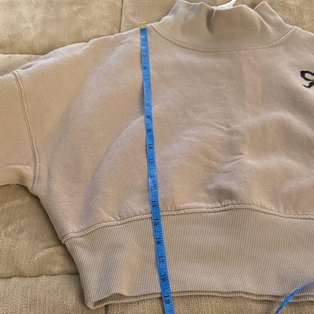 Wild Fable Brown Cropped Sweatshirt with Black Bow - Picture 6 of 7